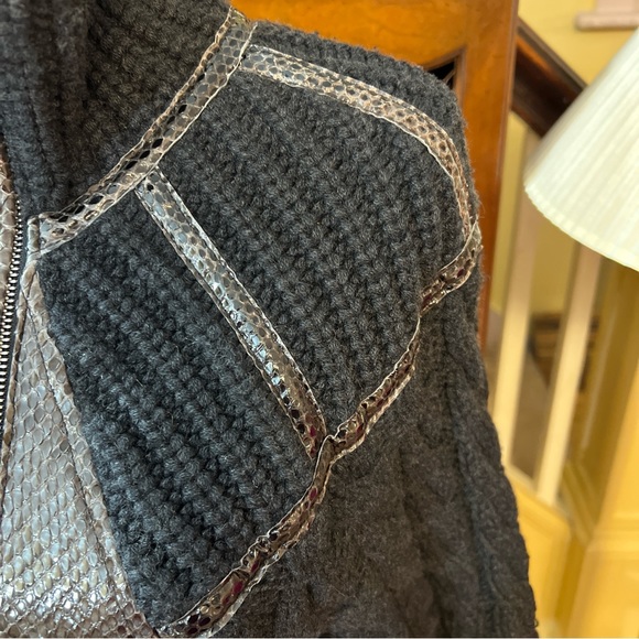 Oscar De La Renta Fall 07 Cashmere and German Python Cable Knit Sweater. Mint. - Picture 6 of 14